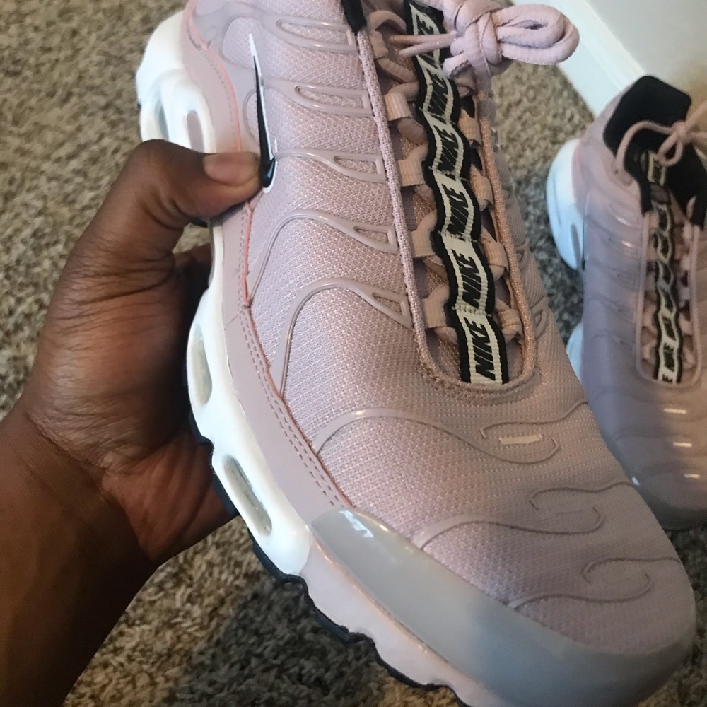 Airmax BRAND NEW!!!!! Never worn Size 13 - Picture 1 of 2
